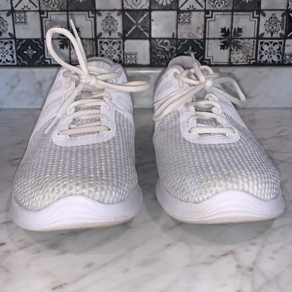 Nike Revolution 4 White Mesh Running Sneaker - Picture 3 of 8